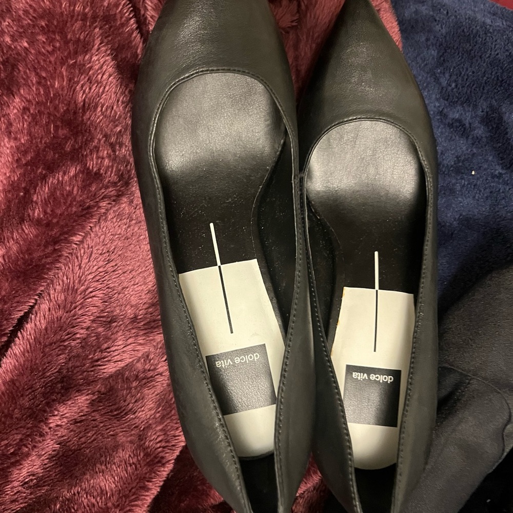Ladies 100% Leather Dolce Vita Pumps size 8.5